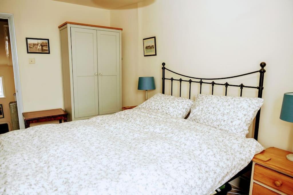 Spacious Charming Cottage Near Lake And Sea Hornsea Exterior foto